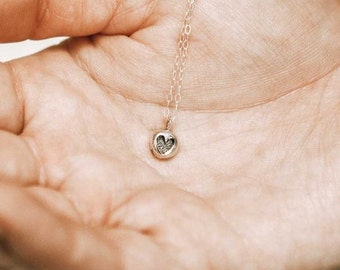 Sterling Silver Dainty Heart Necklace For Mom, Women's Day Gift, Mothers Day Gift For Wife, Valentines Day Gift For Girlfriend, Fiancee