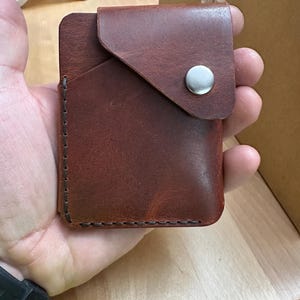 Cartera de cuero hecha a mano con bolsillo frontal, cartera con bolsillo frontal, cartera EDC, cartera minimalista, cartera de cuero delgada, marrón