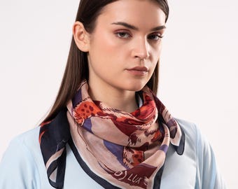 Luksusowy szalik z czystego jedwabiu z motywem pantery śnieżnej, 65 cm | Luksusowy szalik designerski z neutralnym zwierzęcym nadrukiem | Elegancki kwadratowy prezent dla niej | DLUX Australia