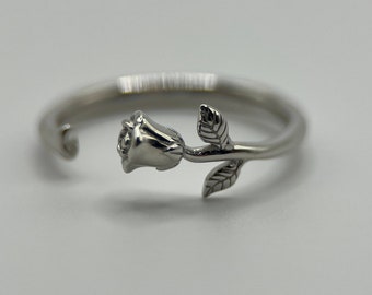 Rose Ring in sterling silver, Flower Ring, Rose Rings for Women, Adjustable Ring, Leaf Ring, Rose Jewelry, dainty ring, Floral Ring