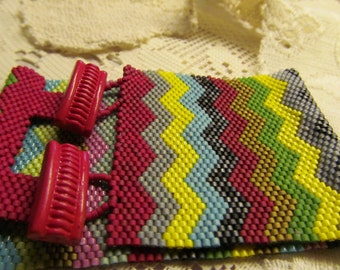 Peyote Beadwoven Bracelet cuff Chevron style multicolored vintage button closure