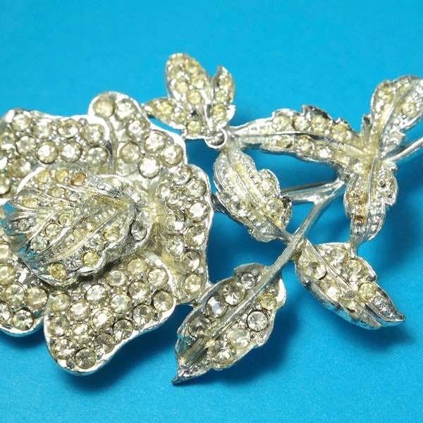 Vintage 1950s kitsch, chrome plated and diamante rhinestone paste glass, flower costume brooch pin - jewelry jewellery