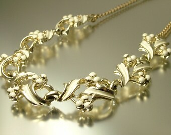 Vintage 1950s /60s gold tone and cream paint work, berry leaf costume necklace - jewelry jewellery