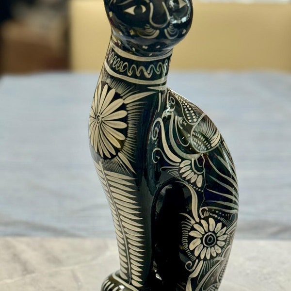 Mexican ceramic cat,Mexican pottery, Mexican crafts, cat lovers, clay mud cat, ceramic cat, ceramic piggy bank, cat piggy bank, decor