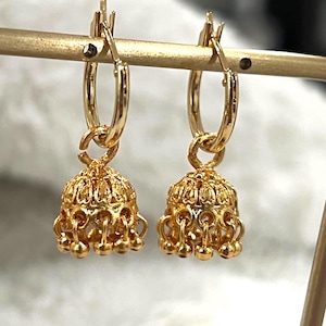 Pierced Gold micro jhumka - hoops oorbellen in Indiase stijl. Micro-jhumki