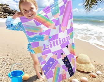 Personalisiertes Kinderstrandtuch, buntes Bleistift-Design