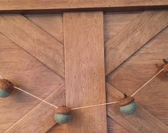 Felted Wool Acorn Garland | Felt Acorns on Hemp String | Set of 12 | In Gift Box
