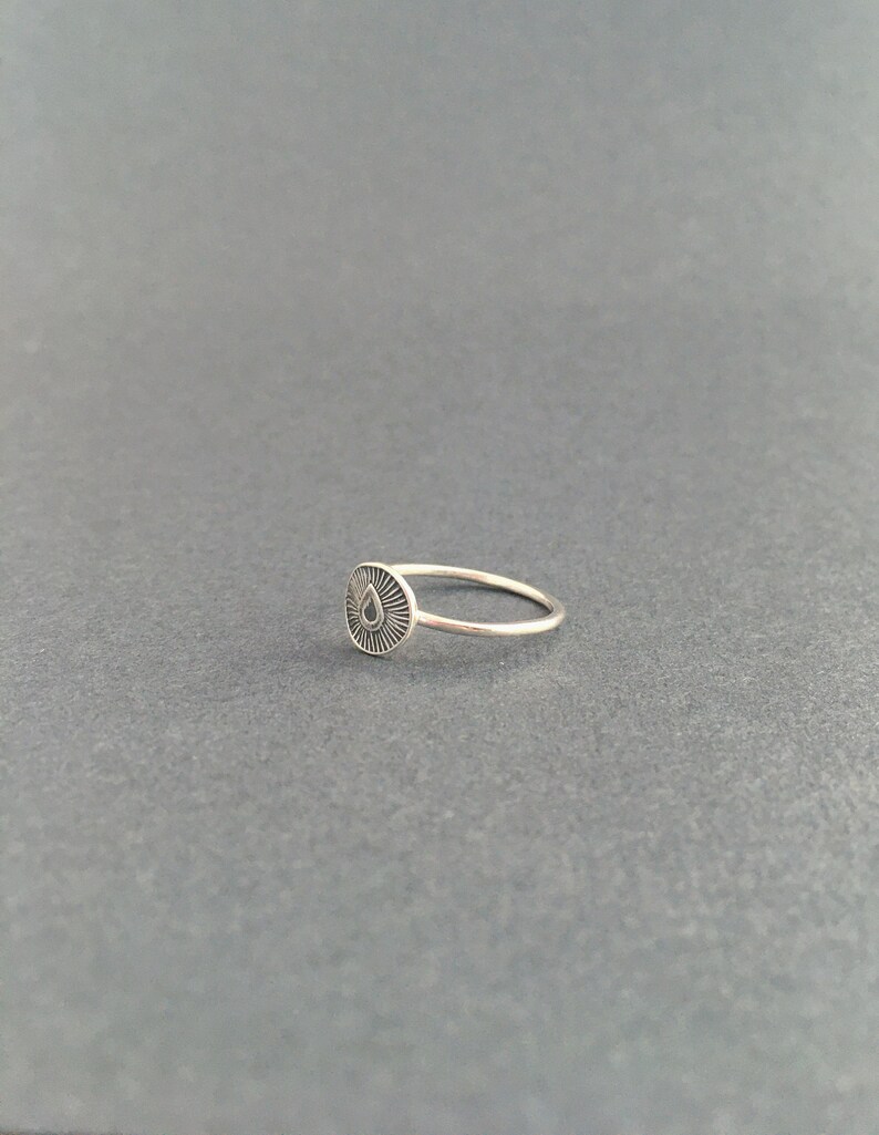 Sterling Silver Teardrop Apatite Ring - Transglobal Trading Australian