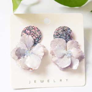 Real Hydrangea Flower Earrings, Handmade Pressed Hydrangea Flower Resin Earrings, Dried Flower Dangle Drop Earrings, Bridal Earrings Gifts