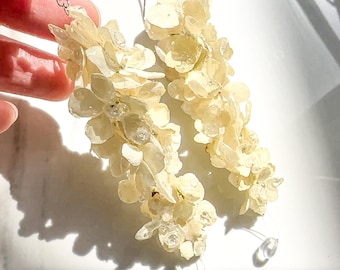 Hortensia bloemen oorbellen, handgemaakte gedroogde bloem oorbellen, geconserveerde bloem oorbellen, witte hortensia, bruidsmeisje sieraden, verjaardagscadeau