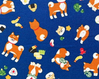 Shiba Inu en Onigiri (rijstballen) op blauwe achtergrond, Japanse katoenen stof, verkocht op maat gesneden,