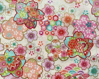 Motivo floreale giapponese su sfondo crema, tessuto di cotone giapponese, venduto a 1/2 iarda,