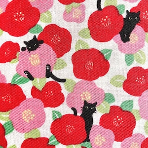 Chats noirs et camélias sur fond ivoire, tissu en coton japonais, vendu par demi-mètre,