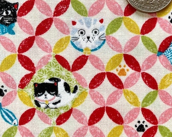 Schattige katten en kleurrijke cirkels - ivoor, per stuk verkocht, Japanse katoenen stof, Neko,