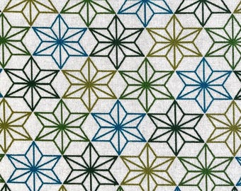 麻の葉模様の青と緑の日本の綿布、1/2ヤード単位で販売。