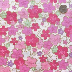 Helle Kirschblüten auf elfenbeinfarbenem Hintergrund, japanischer Baumwoll-Dobby-Stoff, Sakura-Stoff,
