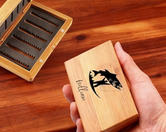 Boîte personnalisée pour pêche à la mouche en bambou, étui pour hameçons vintage, petite boîte pour leurres en bois, rangement pour montage de mouches gravé personnalisé, cadeau de pêche en bambou