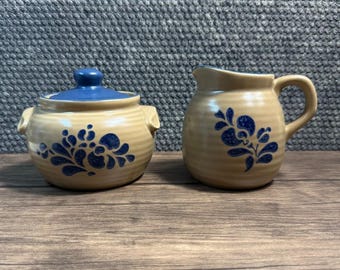 Zestaw do mleka i cukru z kamionki Pfaltzgraff Folk Art, wysokość 4,5 cala