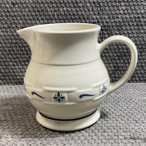 Longaberger Woven Traditions Classic Blue Pottery Small Pitcher 1 Qt. 32 oz USA