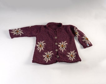 Veste enfant tricotée main à motif fleuri