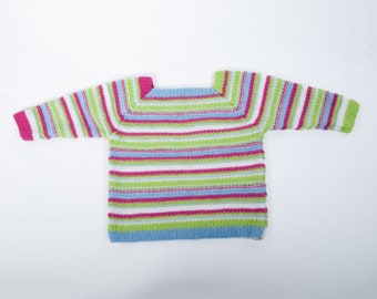 Handgestrickter Pullover im Mustermix