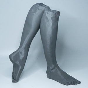 Skulptur av poserade kvinnliga fötter, Contrapposto, konstnärsanatomireferens