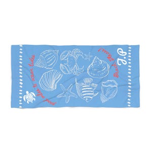 Toalla de playa personalizada con conchas marinas, iniciales personalizadas, toalla con monograma, esencial para las vacaciones de verano, equipo de playa, accesorio para la piscina, regalo para imagen 2