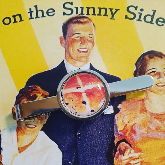 Image of Hot Crossed Bun Tie Clip