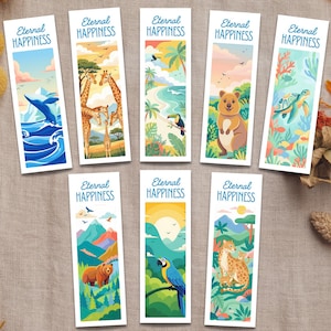 Puede incluir: Un conjunto de marcapáginas rectangulares con el texto "Eternal HAPPINESS" en la parte superior. Cada marcapáginas presenta una ilustración colorida diferente de animales y paisajes, como una ballena, jirafas y un oso.