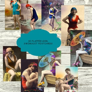 Könnte beinhalten: Eine Sammlung von Vintage-Postkarten mit Flapper-Mädchen in Badeanzügen. Die Postkarten sind in verschiedenen Farben gehalten und zeigen die Mädchen in verschiedenen Posen. Der Text auf den Postkarten lautet "18 Flapper Girl Swimsuit Postcards".