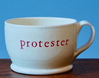 Protester Cappuccino Cup