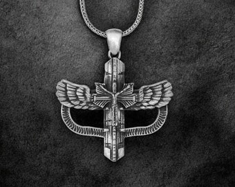 Ciondolo a forma di croce alata in argento sterling fatto a mano - Collana religiosa gotica