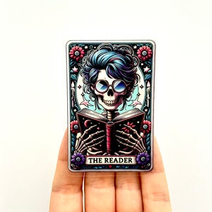 Der Leser Tarot Karte Aufkleber Sarkastische Skelett Vinyl Aufkleber Bücher Aufkleber Cool Beliebte Trendy Bunte Aufkleber