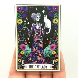 La dame chat Stickers cartes de tarot drôles Squelette sarcastique Stickers vinyles rigolos Stickers chats Stickers tête de mort tendance