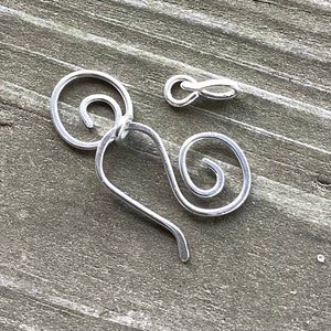 Sterling Silver Clasp 16ga Hand Forged Swirl Hook & Connector 2pc Hammered Metalwork Bright or Oxidized MTO afbeelding 6