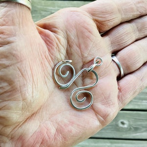 Sterling Silver Clasp 16ga Hand Forged Swirl Hook & Connector 2pc Hammered Metalwork Bright or Oxidized MTO afbeelding 8