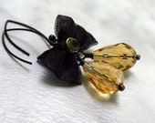 Golden Teardrop Bow Earrings, Black Mesh Bows, Topaz Glass Teardrops, Elegant Black and Gold Teardrop Earrings