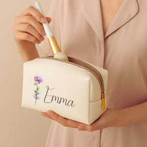 Personalisierte Schminktasche mit Name und Geburtsblume Geschenk für Frauen beste Freundin Kosmetiktasche Kulturbeutel Set