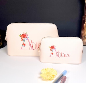 Kosmetiktasche mit Namen und Geburtsblume - Reise- und Make-up-Tasche – Einzigartige Geschenkidee für Geburtstage, Hochzeiten & mehr!