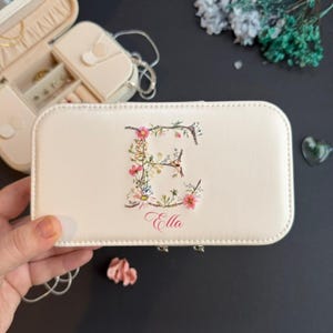 Personalisierte Schmuckkästchen mit Initiale & Name – Elegantes Geschenk für JGA, Brautparty, Brautjungfer, Geburtstag für Frauen
