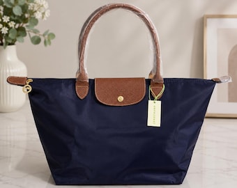 Longchamp grote marineblauwe nylon draagtas, schouderhandtas met leren bies, lichtgewicht opvouwbare reistas