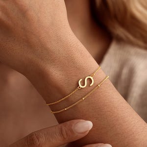 Bracelet double couche personnalisé avec initiale, bracelet lettre personnalisé, bracelet doré, bracelet femme, cadeau d'anniversaire, cadeau de Noël pour elle