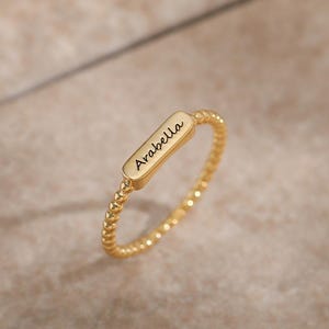 Bague prénom personnalisée, Bague porte-nom personnalisée, Bague pour mère, Bague tendance pour femme, Cadeaux d'anniversaire, Bague empilable, Cadeaux de Noël pour elle
