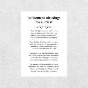 Può includere: Una carta bianca con la scritta "Retirement Blessings for a Priest" in nero. La carta presenta una poesia in più strofe, che celebra il servizio di un sacerdote e gli augura una buona pensione.