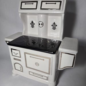 Vintage Ceramic Kitchen Stove Cookie Jar / Utensils Holder – Retro White Stove Figurine – Farmhouse Kitchen Decor