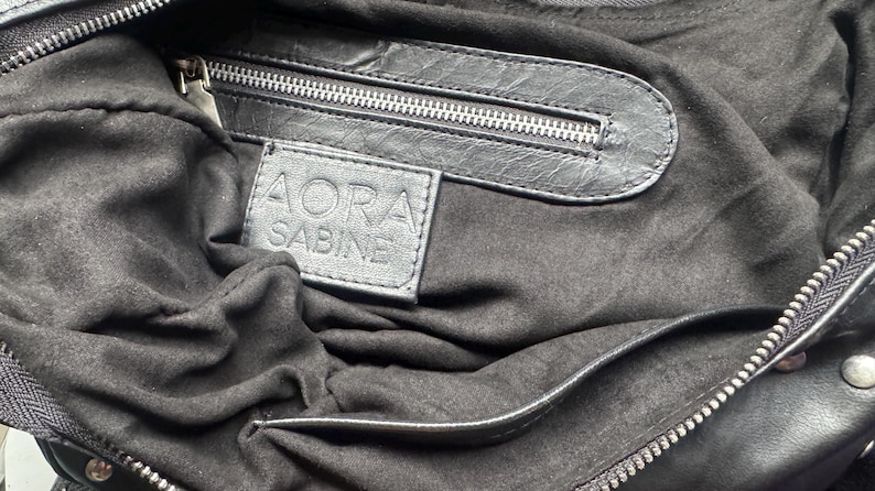 Bolso holgado de piel con tachuelas: bandolera de piel auténtica negra, bolso bandolera con tachuelas imagen 7