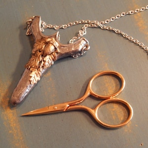 ENGLISH OAK CHATELAINE 2 3/4&quot;