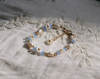 Pénélope | Bracelet fleurs en perles | Bracelet fleur bleue | Bracelet marguerite | Bracelets superposés