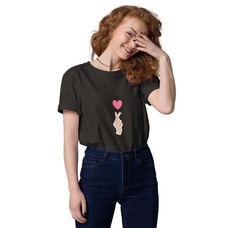 Korean t-shirt love hand heart