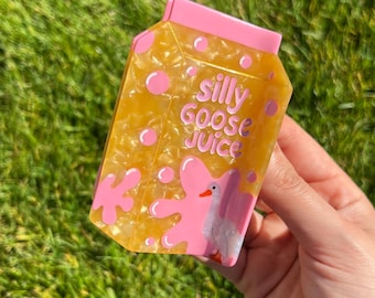 Silly Goose Juice Hair Claw Clip: Playful Pink Hair Accessory